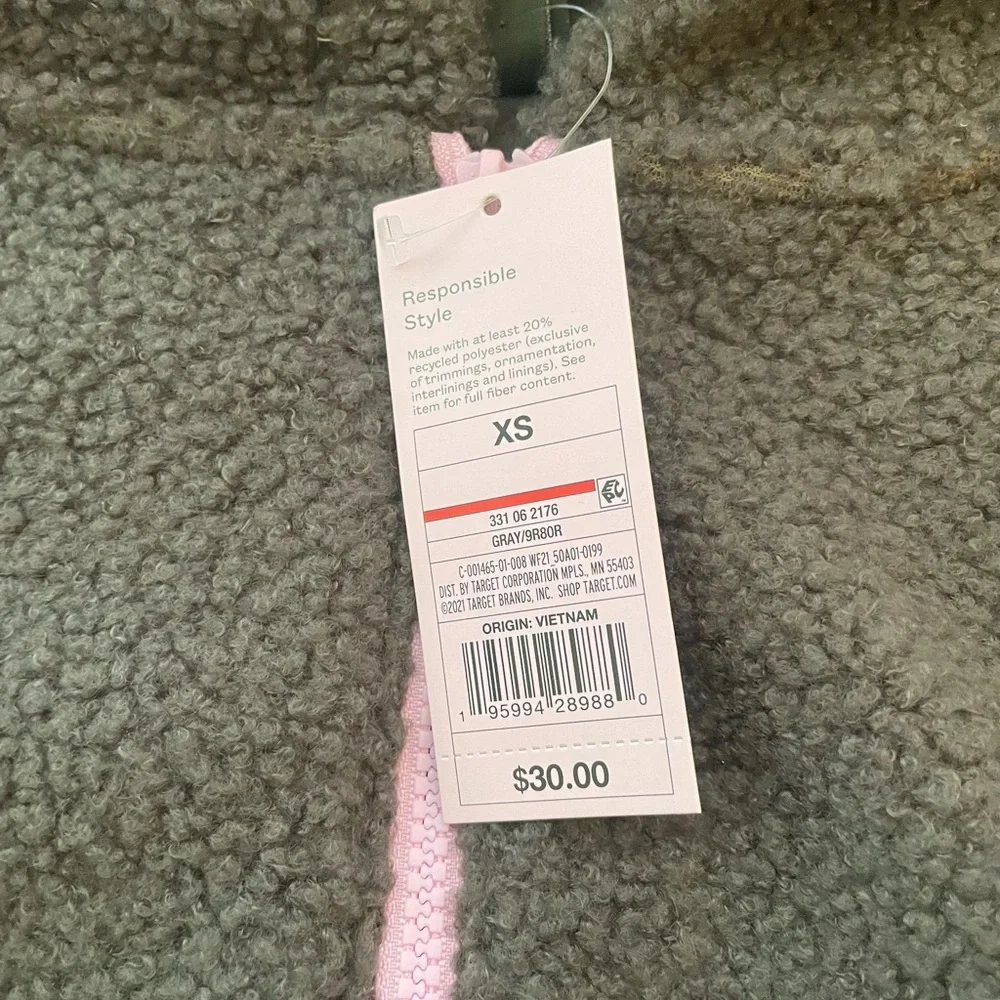 Woman’s Sherpa gray pullover jacket.  Size XS.  NWT.  With hood and kangaroo - Picture 7 of 7